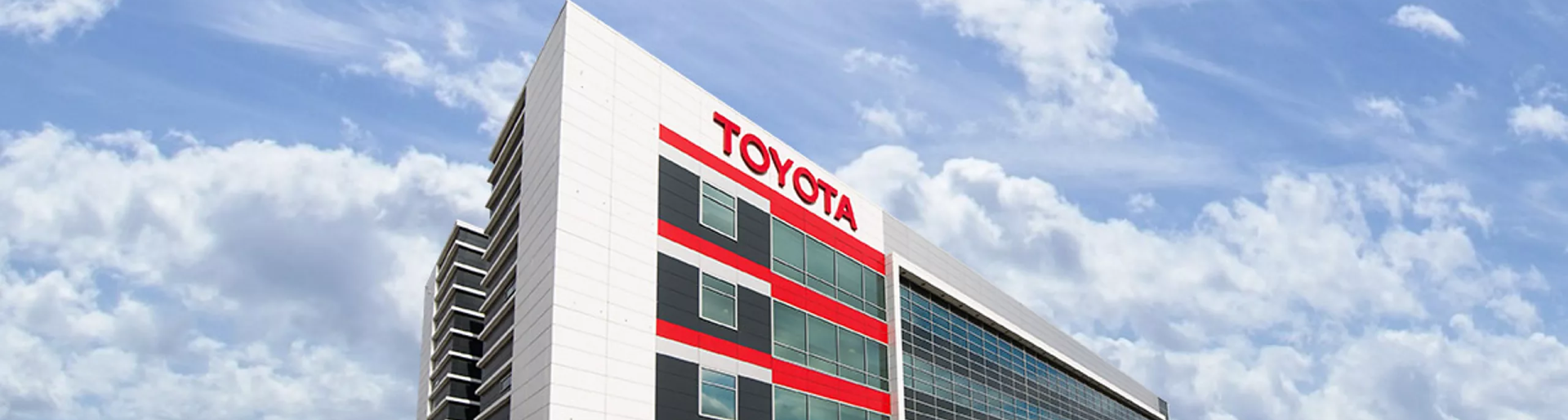 Изображение на странице TOYOTA ПОДВЕЛА ИТОГИ ПРОДАЖ В РОССИИ ЗА 2021 ГОД Тойота Центр Сыктывкар
